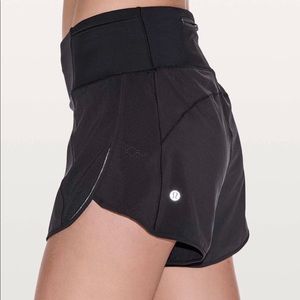 Lululemon real quick short perforated 3.5